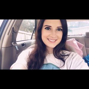 Meet your Posher, Brenna